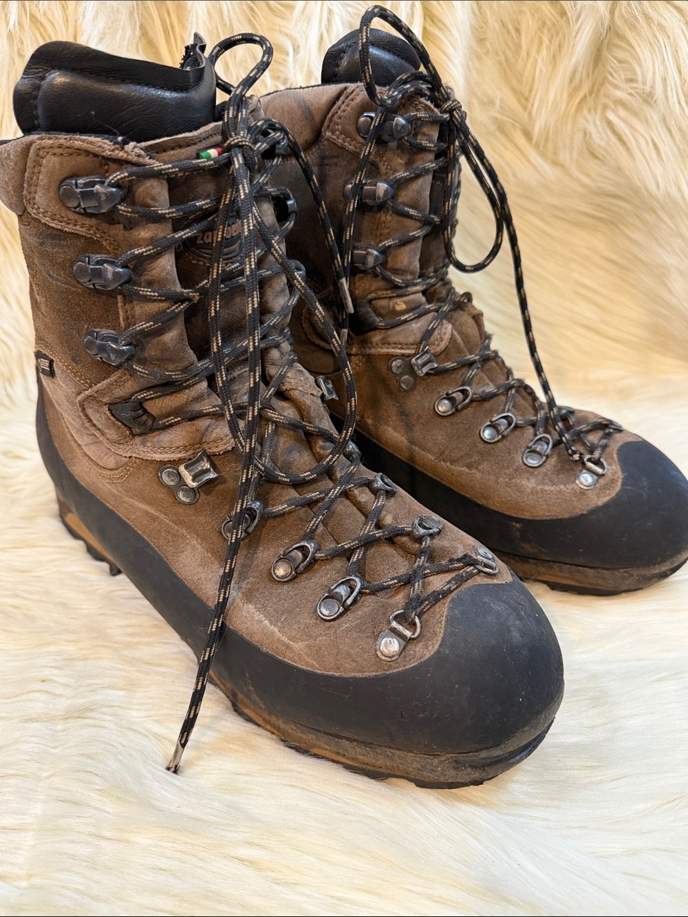 Zamberlan Men's Brown Leather Hiking Boots with Rugged Black Toe Cap -Size 10H